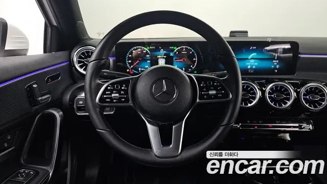 Mercedes-Benz A-Class A200d, миниатюра 4
