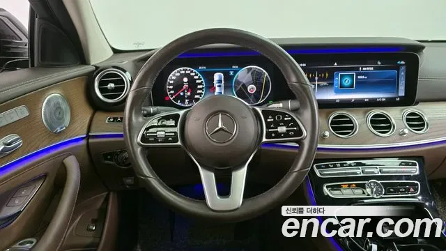 Mercedes-Benz E-Class E300 4MATIC, миниатюра 6
