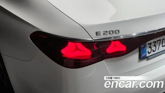 Mercedes-Benz E-Class E200, миниатюра 15