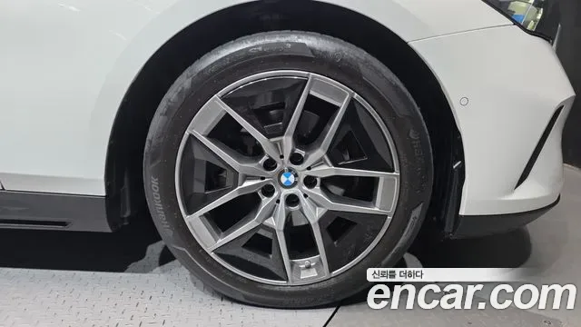 BMW 5 (G60) 520i, миниатюра 3