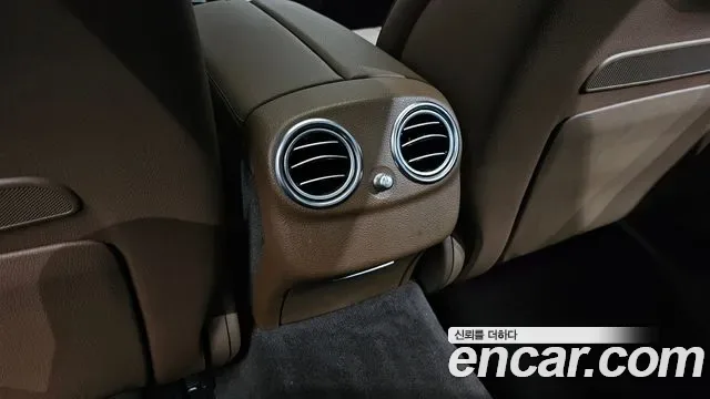 Mercedes-Benz E-Class E300 4MATIC, миниатюра 12