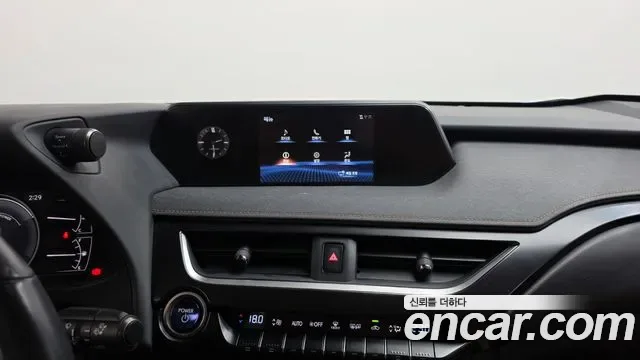 Lexus UX 2.0 2WD, миниатюра 6