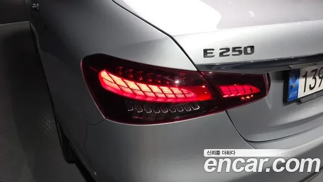 Mercedes-Benz E-Class E250, миниатюра 26
