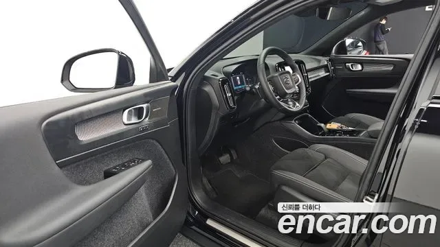 Volvo XC40 B4, миниатюра 4