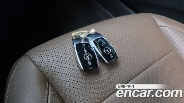 Mercedes-Benz E-Class E300, миниатюра 19