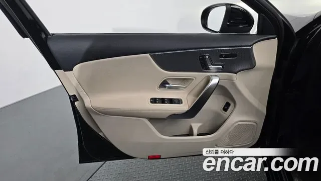 Mercedes-Benz A-Class A220, миниатюра 15
