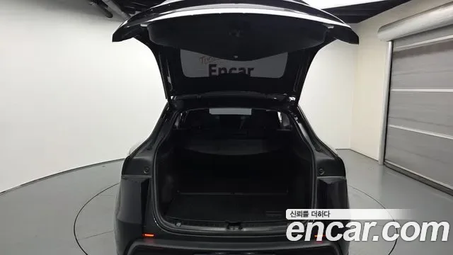 Tesla Y RWD, миниатюра 4
