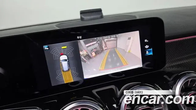 Mercedes-Benz GLB AMG GLB35 4MATIC, миниатюра 17