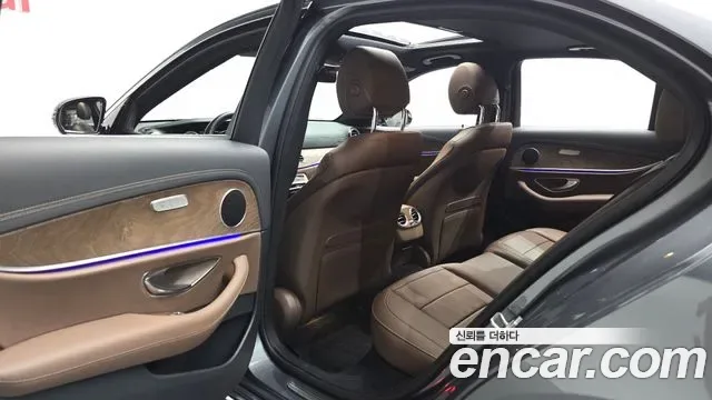 Mercedes-Benz E-Class E250, миниатюра 8