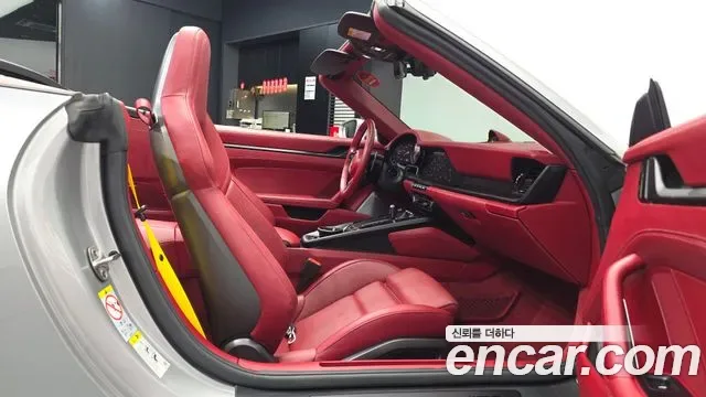 Porsche 911 4 GTS, миниатюра 2