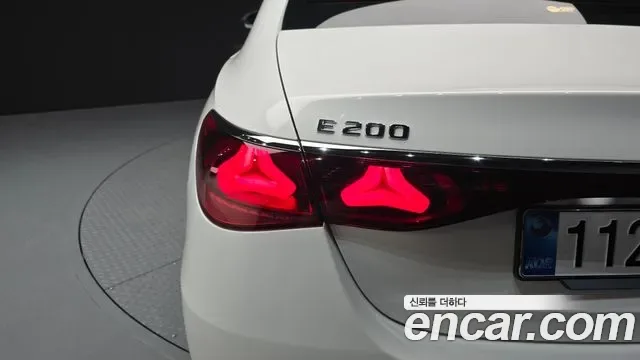 Mercedes-Benz E-Class E200, миниатюра 25