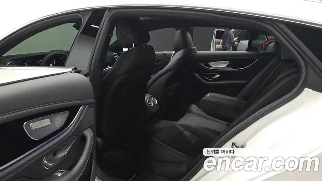 Mercedes-Benz AMG GT 4 43 4MATIC+, миниатюра 2