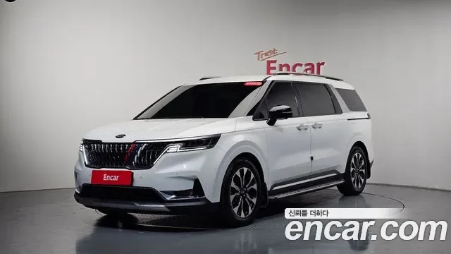 Kia Carnival дизель 7 мест Signature