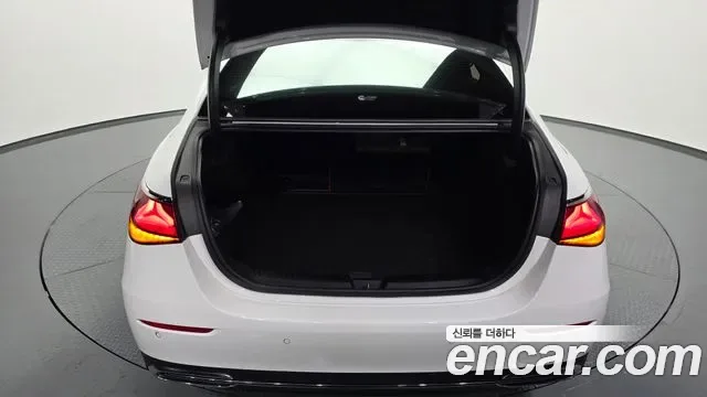 Mercedes-Benz E-Class E200, миниатюра 23