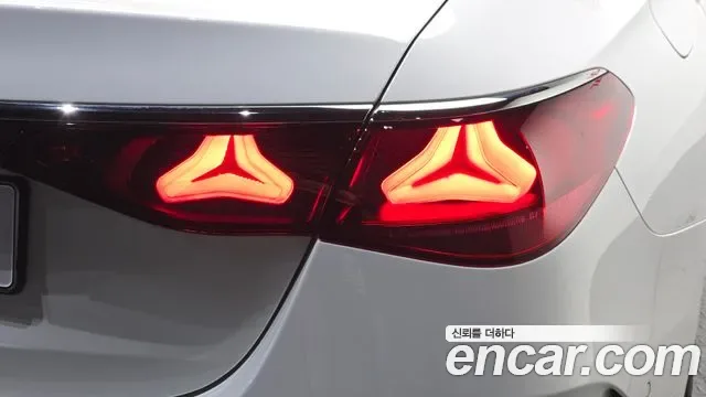 Mercedes-Benz E-Class E200 AMG Line, миниатюра 7