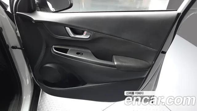 Hyundai Kona бензин 2.0 2WD, миниатюра 9