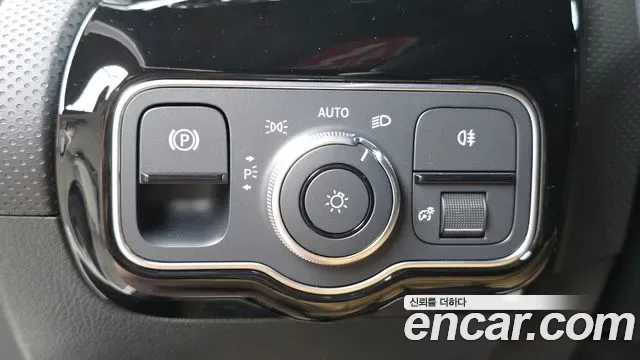 Mercedes-Benz A-Class A220, миниатюра 5