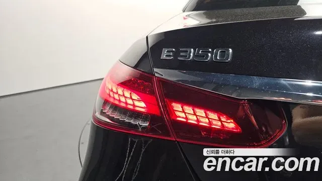 Mercedes-Benz E-Class E350 4MATIC, миниатюра 23
