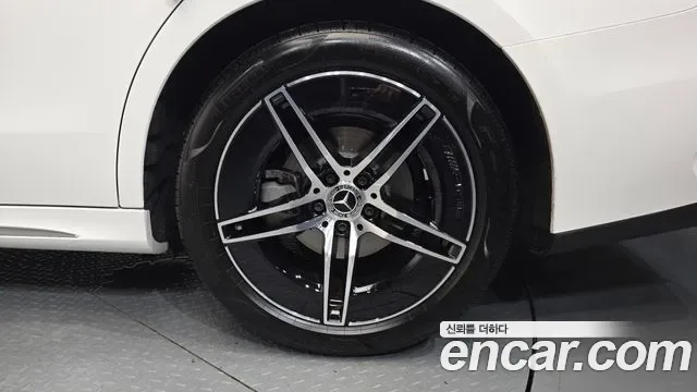 Mercedes-Benz E-Class E200 AMG Line, миниатюра 18