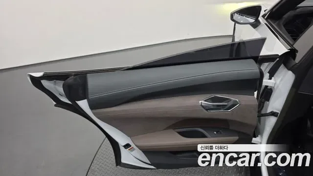 Audi e- GT Premium, миниатюра 29