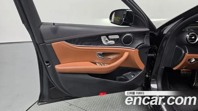 Mercedes-Benz E-Class E220d 4MATIC AMG Line, миниатюра 10