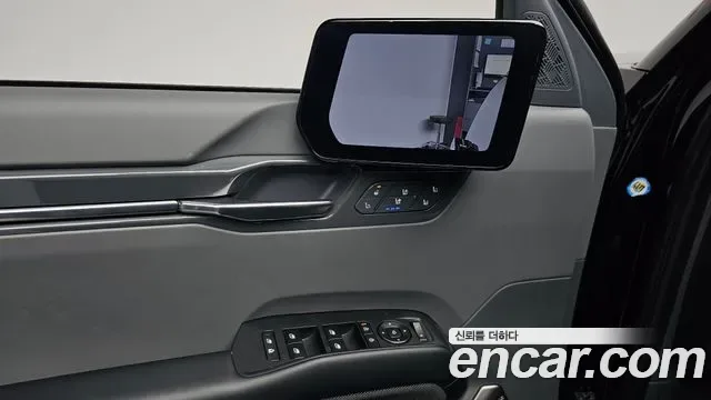 Kia EV9 4WD GT Line, миниатюра 2