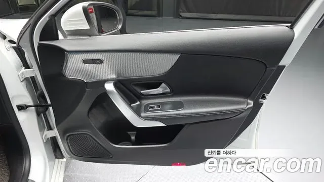 Mercedes-Benz A-Class A220, миниатюра 11