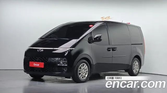 Hyundai Staria L3.5 3 мест Modern