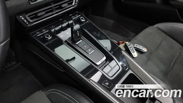 Porsche 911 4 GTS, миниатюра 5