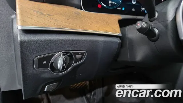 Mercedes-Benz E-Class E250, миниатюра 3