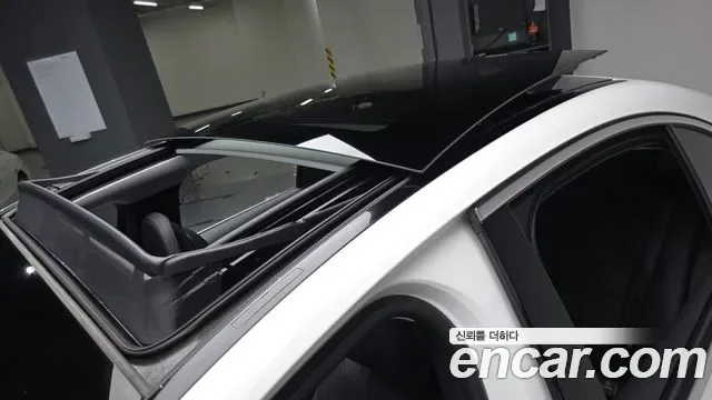 Mercedes-Benz E-Class E200, миниатюра 14