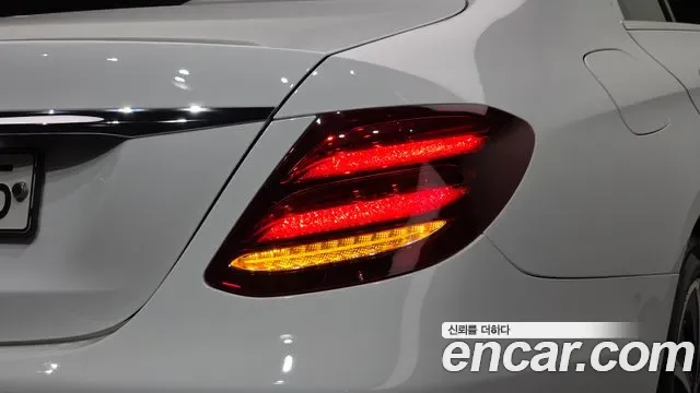 Mercedes-Benz E-Class E300, миниатюра 19