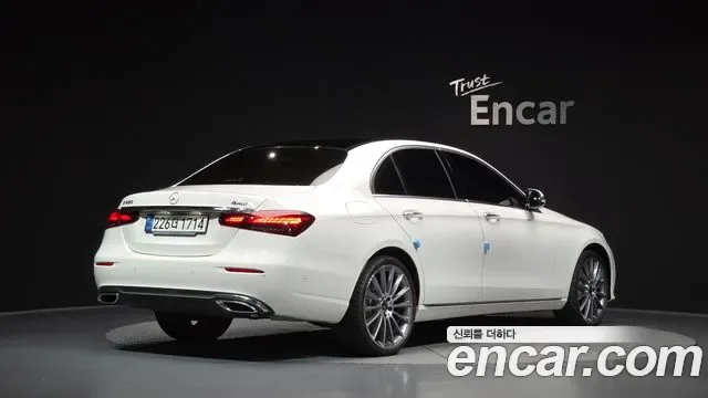 Mercedes-Benz E-Class E450 4MATIC, миниатюра 13
