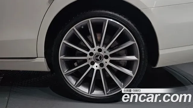 Mercedes-Benz E-Class E450 4MATIC, миниатюра 27