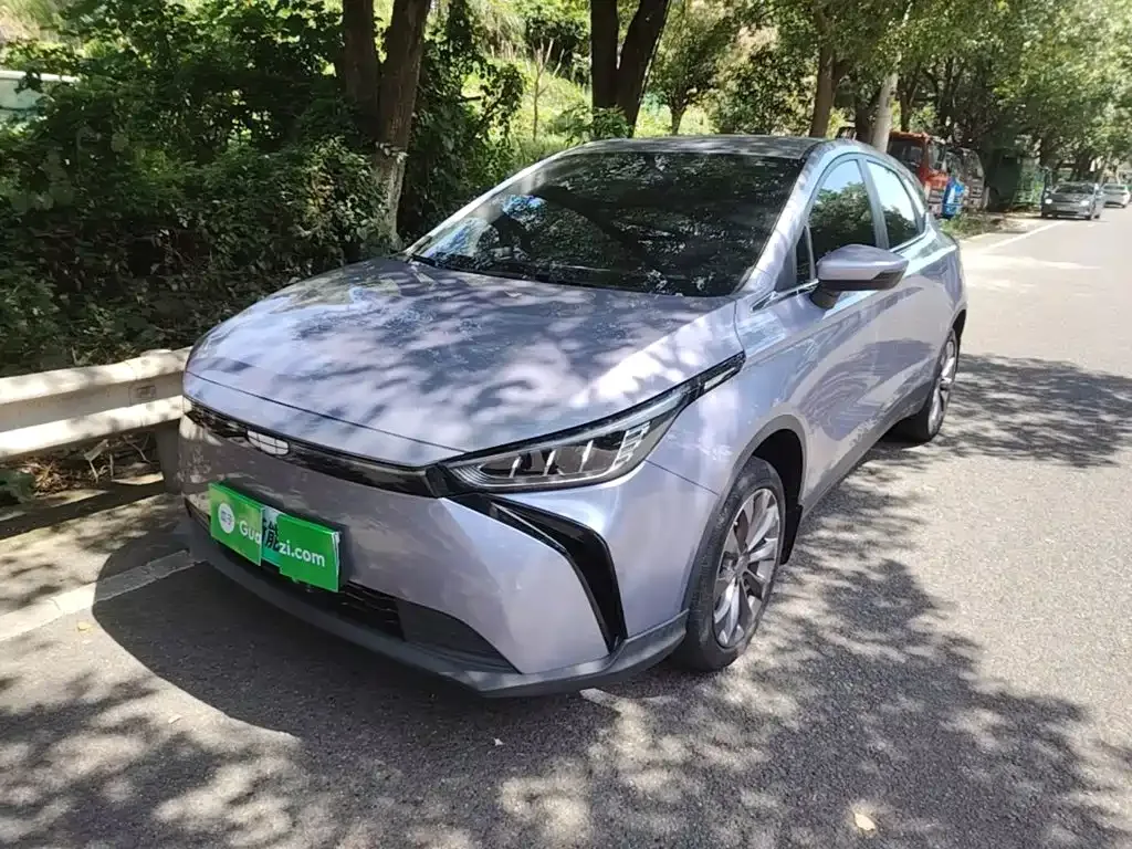 Geely M6