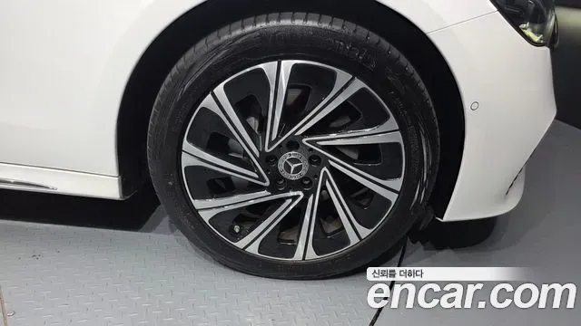 Mercedes-Benz E-Class E300 4MATIC, миниатюра 23