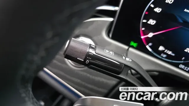 Mercedes-Benz E-Class E200, миниатюра 15