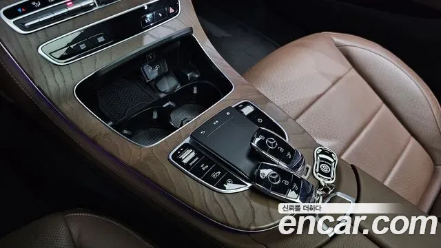 Mercedes-Benz E-Class E220d 4MATIC, миниатюра 2
