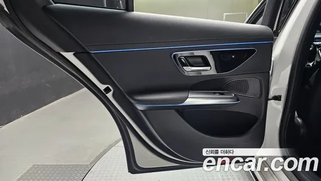 Mercedes-Benz E-Class E220d 4MATIC, миниатюра 30