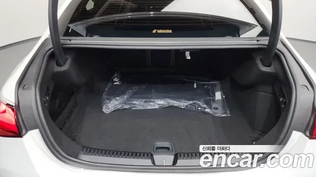 Mercedes-Benz E-Class E300 4MATIC AMG Line, миниатюра 28