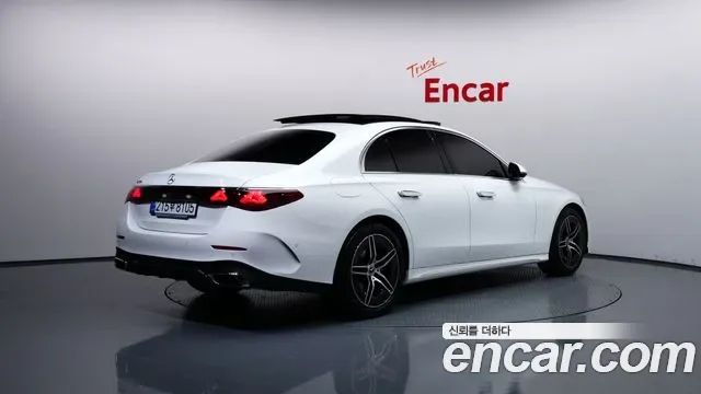 Mercedes-Benz E-Class E200 AMG Line, миниатюра 29