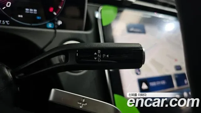 Mercedes-Benz E-Class E200, миниатюра 12