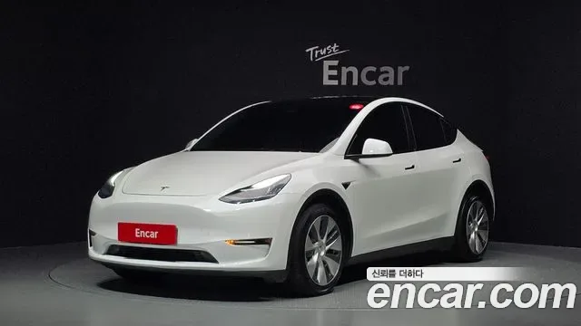 Tesla Y AWD