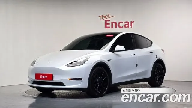 Tesla Y AWD