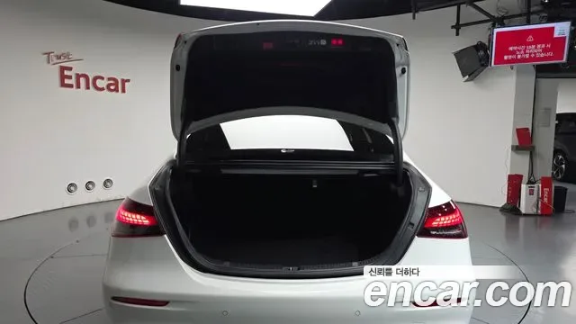 Mercedes-Benz E-Class E250 AMG Line, миниатюра 4