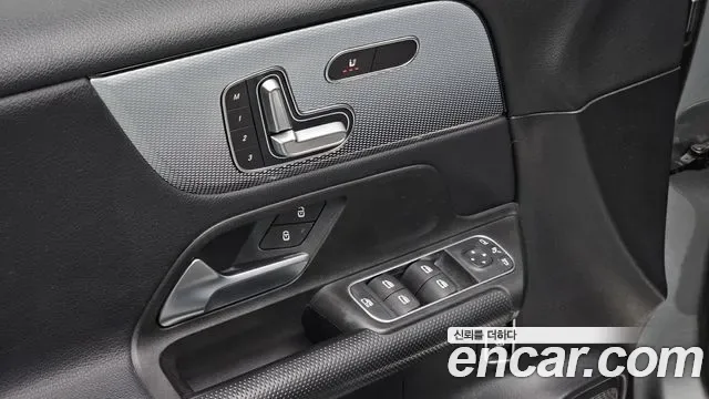 Mercedes-Benz GLB GLB200 d, миниатюра 21