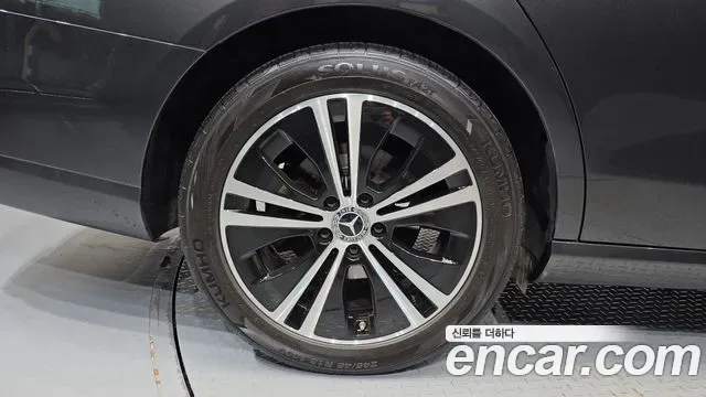 Mercedes-Benz E-Class E250, миниатюра 10
