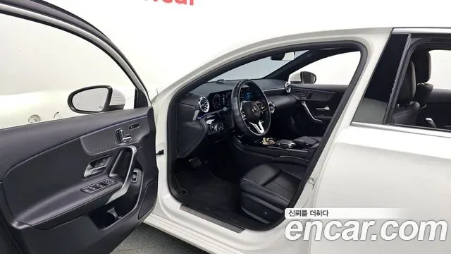 Mercedes-Benz A-Class A220, миниатюра 14