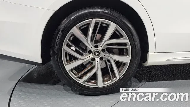 Mercedes-Benz E-Class E220d 4MATIC, миниатюра 3