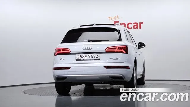 Audi Q5 45 TFSI Premium, миниатюра 4